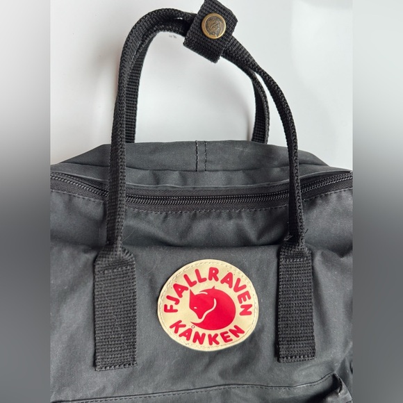 Fjällräven Kånken Classic Backpack Black – 16L - Picture 2 of 10